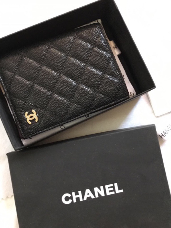 コピーシャネル激安財布全体デザイン